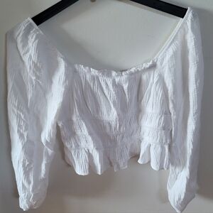 WILD FABLE White Off-Shoulder Women's Top. Size L.